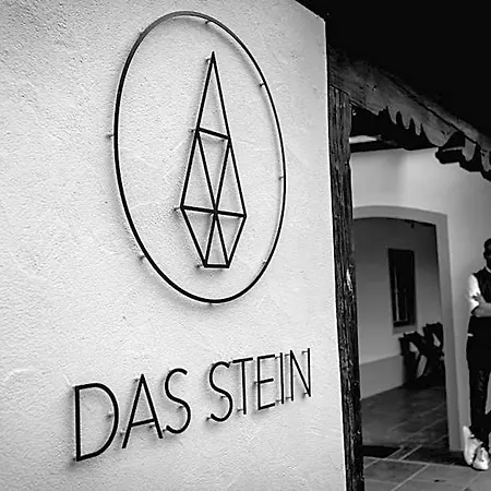 Stein מלון